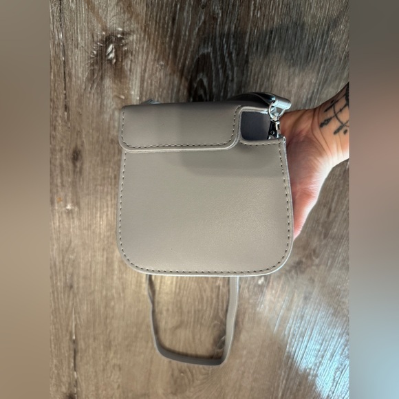 NWOT Grey Instax Mini Camera Case - Picture 4 of 4